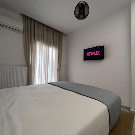 Modern Apartment Close To Airport With Gym And Bbq Iraklio Exterior foto