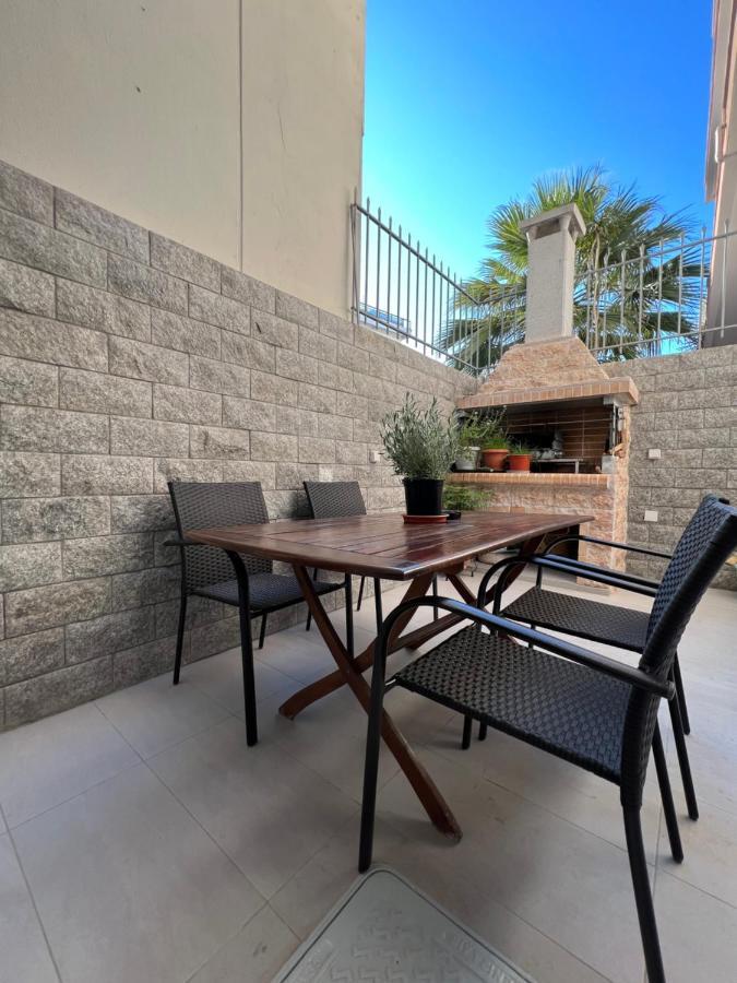 Modern Apartment Close To Airport With Gym And Bbq Iraklio Exterior foto
